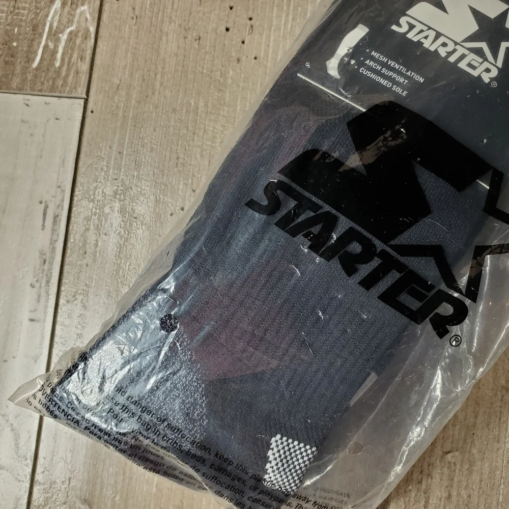 NWT Starter Black & White Unisex Adult Soccer Socks Size Medium 2 pack